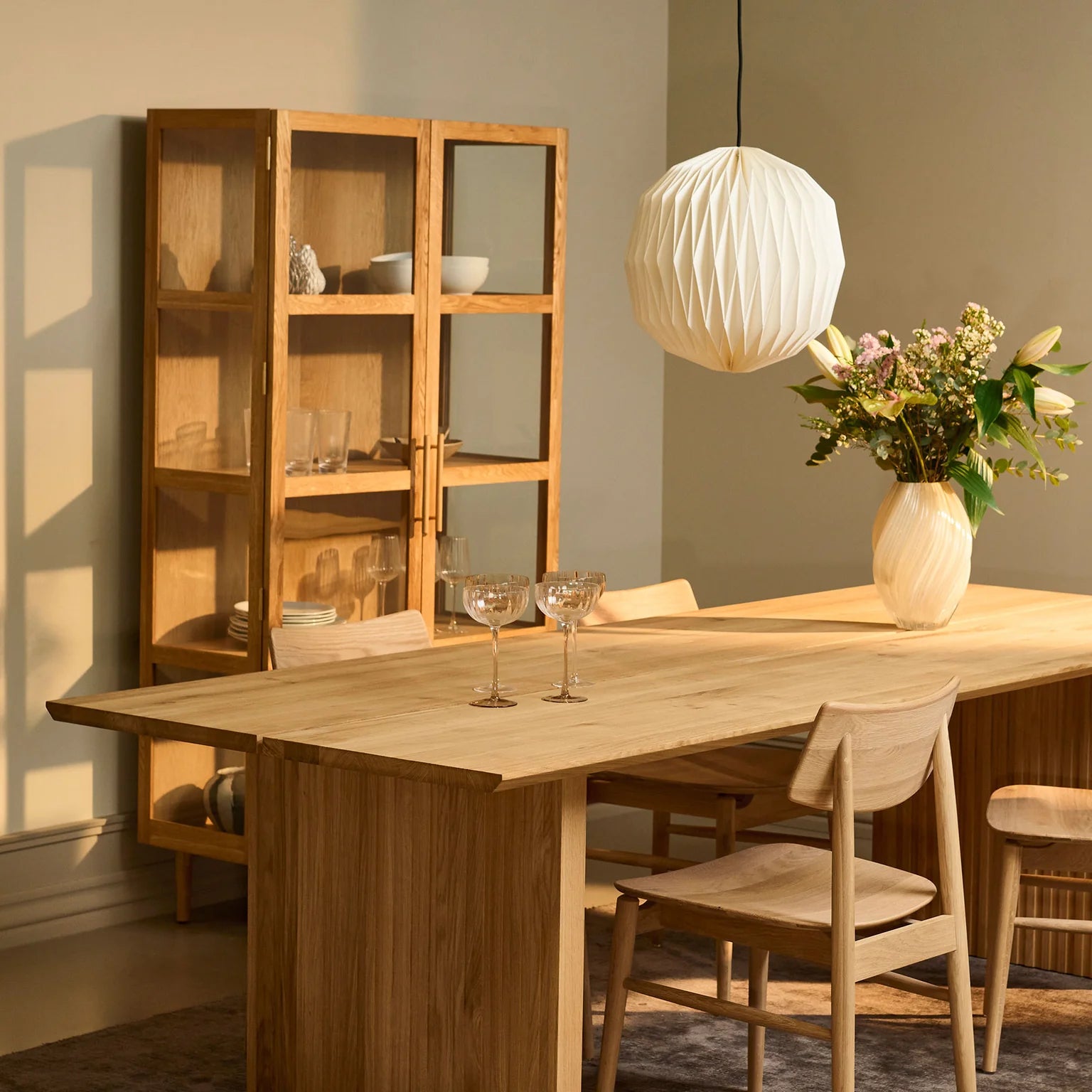 Akeru II Vitrinenschrank H180xB90